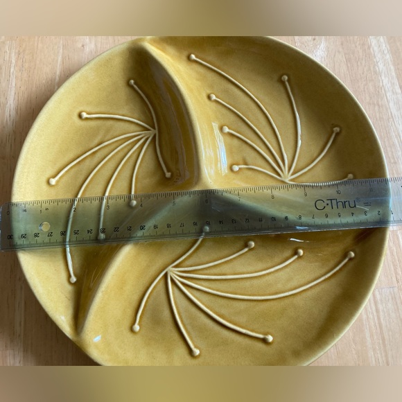 Belmar of California 11.5 inch diameter goldenrod color platter/plate - Picture 4 of 4